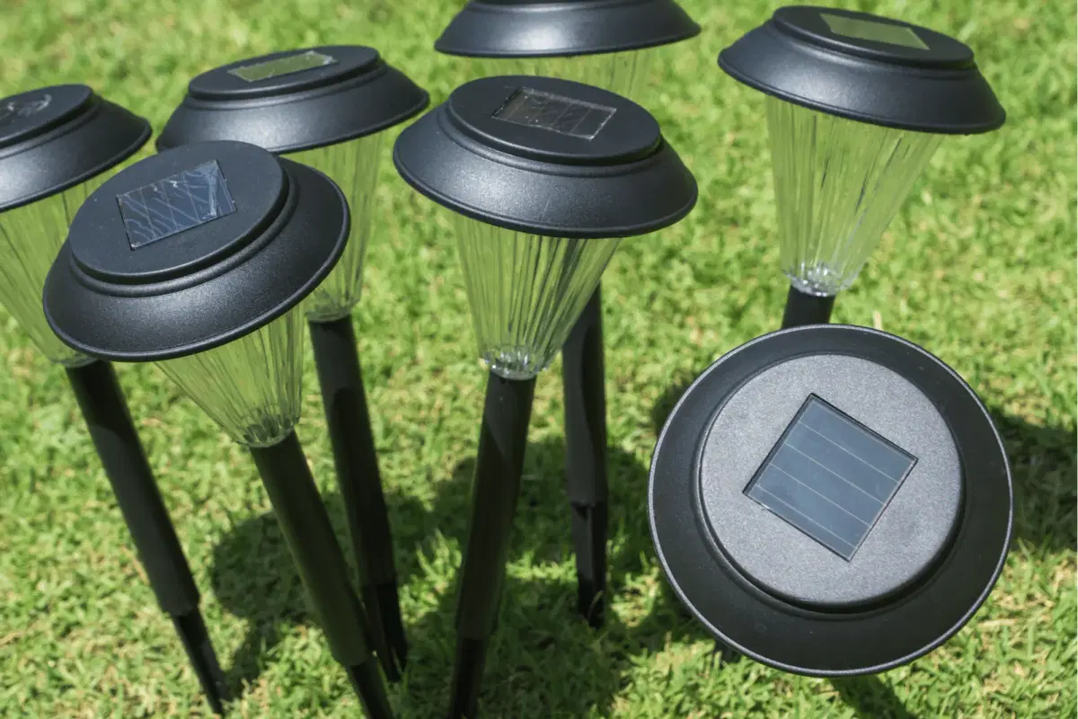 How to Clean Outdoor Solar Lights for Maximum Efficiency